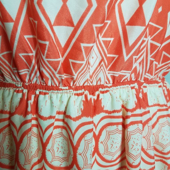 Francesca's bird cage geometrical shift dress - Picture 8 of 11